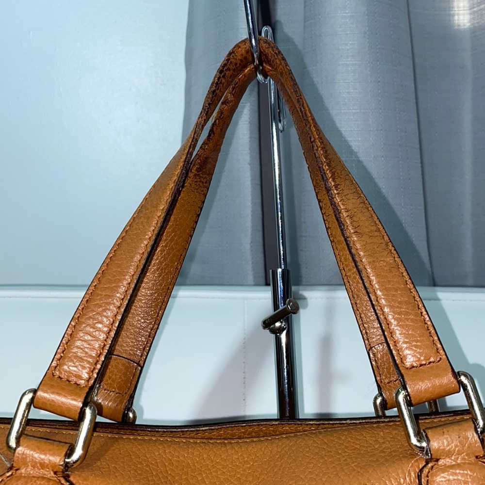 Gucci Large Tan Leather Tote with Tassel - Picture 15 of 17